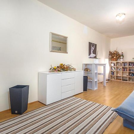 Awesome Apartment In Stara Baska 1 With Kitchen Екстериор снимка