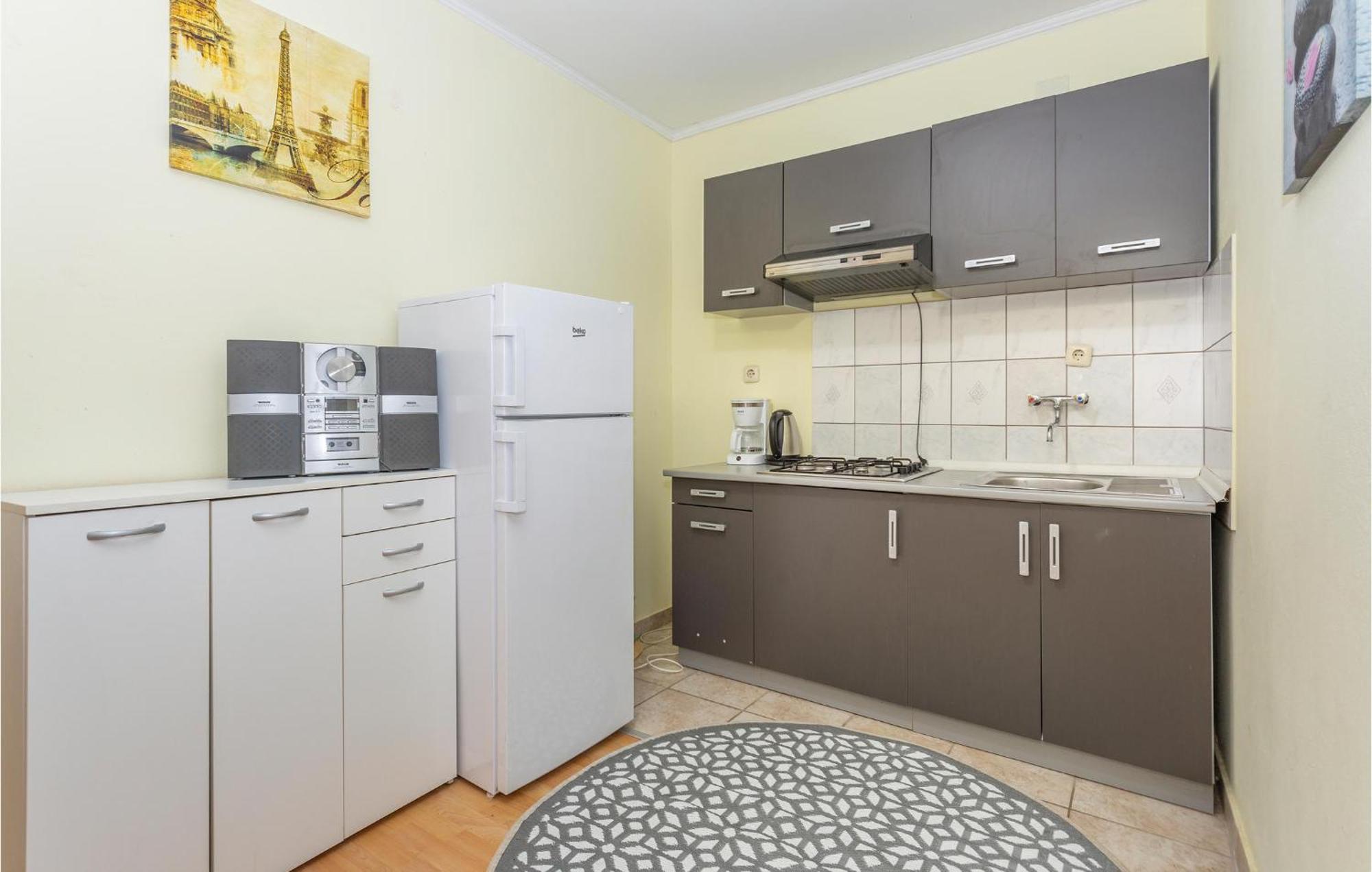 Awesome Apartment In Stara Baska 1 With Kitchen Екстериор снимка