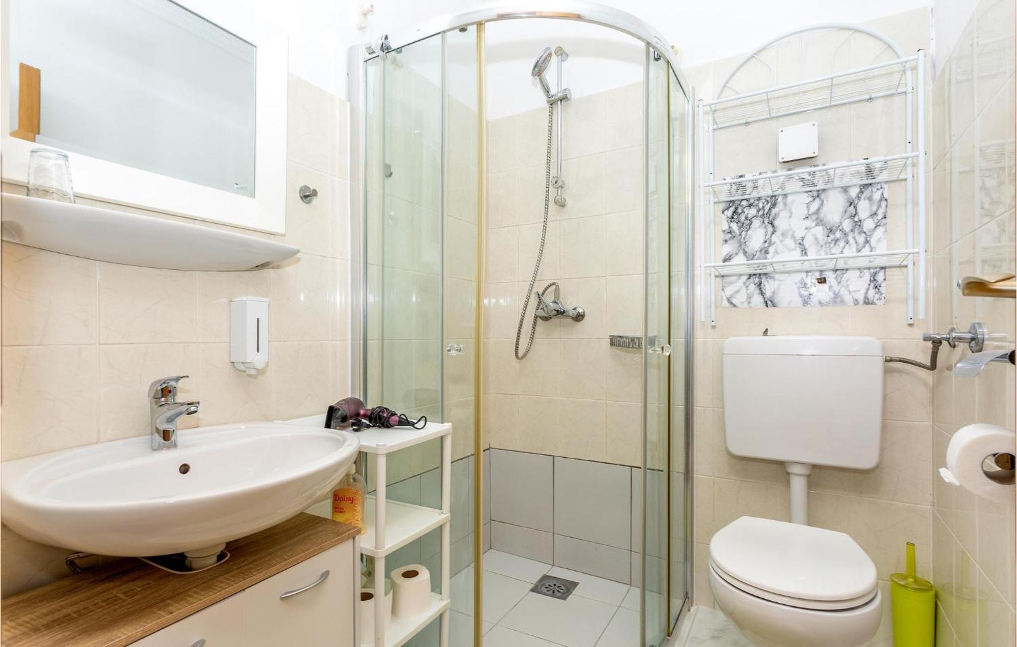 Awesome Apartment In Stara Baska 1 With Kitchen Екстериор снимка